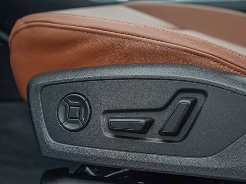 Certified 2025 Audi Q3 2.0T Premium w/ Convenience Package image 23