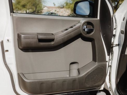 Used 2014 Nissan Xterra X image 11