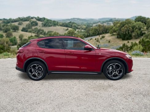 Used 2023 Alfa Romeo Stelvio Ti AWD/4WD image 11