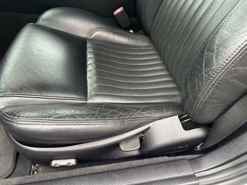 Used 2005 Ford Thunderbird image 36