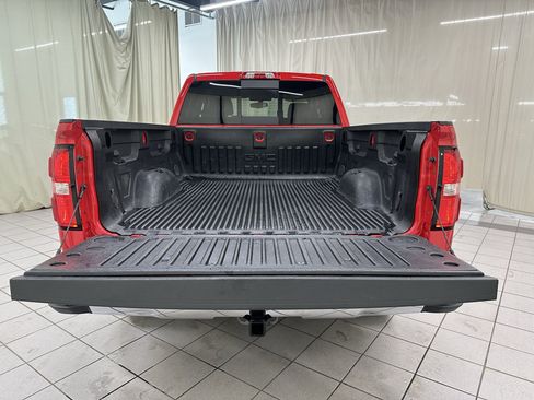 Used 2018 GMC Sierra 1500 SLE w/ SLE Value Package AWD/4WD image 8