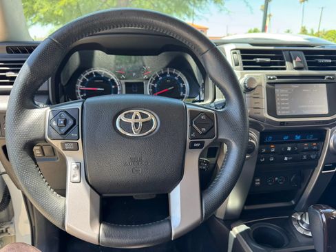 Used 2017 Toyota 4Runner Limited AWD/4WD image 18