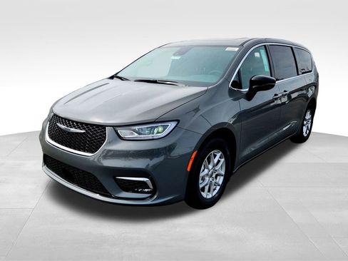 New 2025 Chrysler Pacifica Select image 3