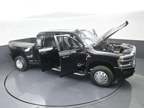 Used 2025 RAM 3500 Laramie image 80