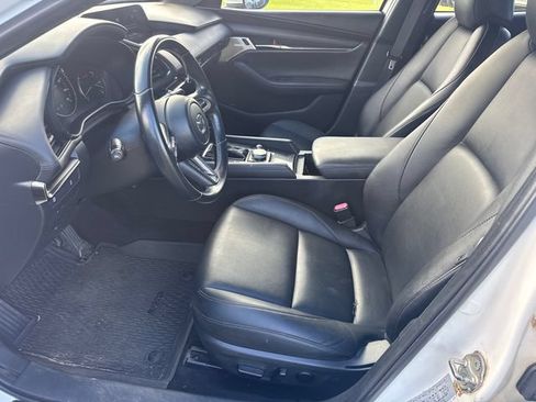 Used 2020 MAZDA MAZDA3 Hatchback w/ Preferred Package FWD image 9