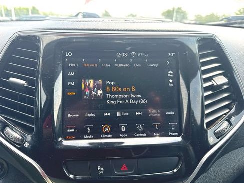 Used 2019 Jeep Cherokee Limited AWD/4WD image 13