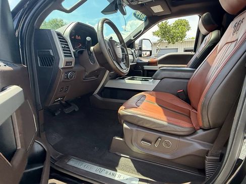 Used 2019 Ford F250 King Ranch w/ King Ranch Ultimate Package AWD/4WD image 13