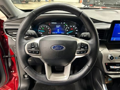 Certified 2024 Ford Explorer XLT w/ Equipment Group 202A AWD/4WD image 16
