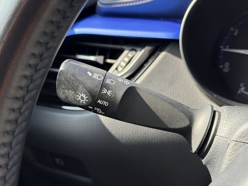 Used 2022 Toyota C-HR XLE FWD image 26
