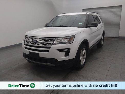 Used 2019 Ford Explorer XLT image 1