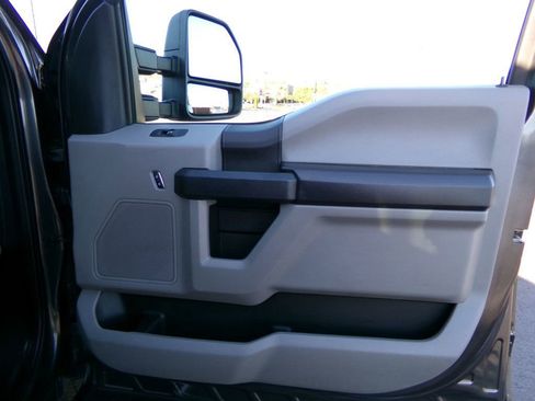 Used 2020 Ford F250 XL w/ STX Appearance Package image 19