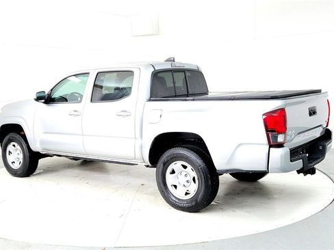 Used 2022 Toyota Tacoma SR image 4