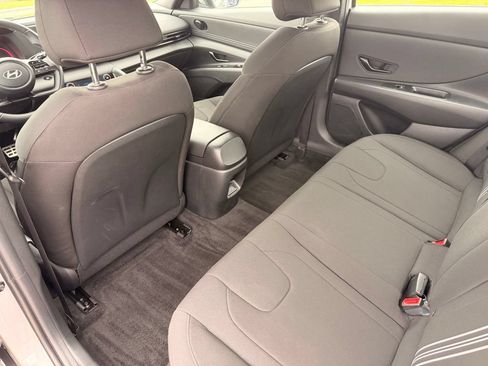 Used 2025 Hyundai Elantra Sport FWD image 34