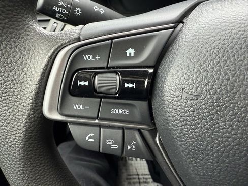 Used 2019 Honda Accord LX image 19