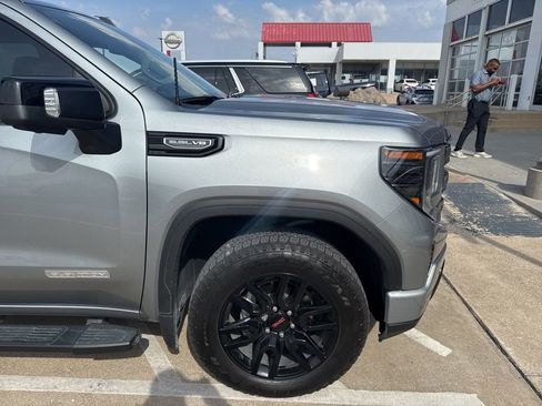 Used 2025 GMC Sierra 1500 Elevation w/ Elevation Premium Package image 4