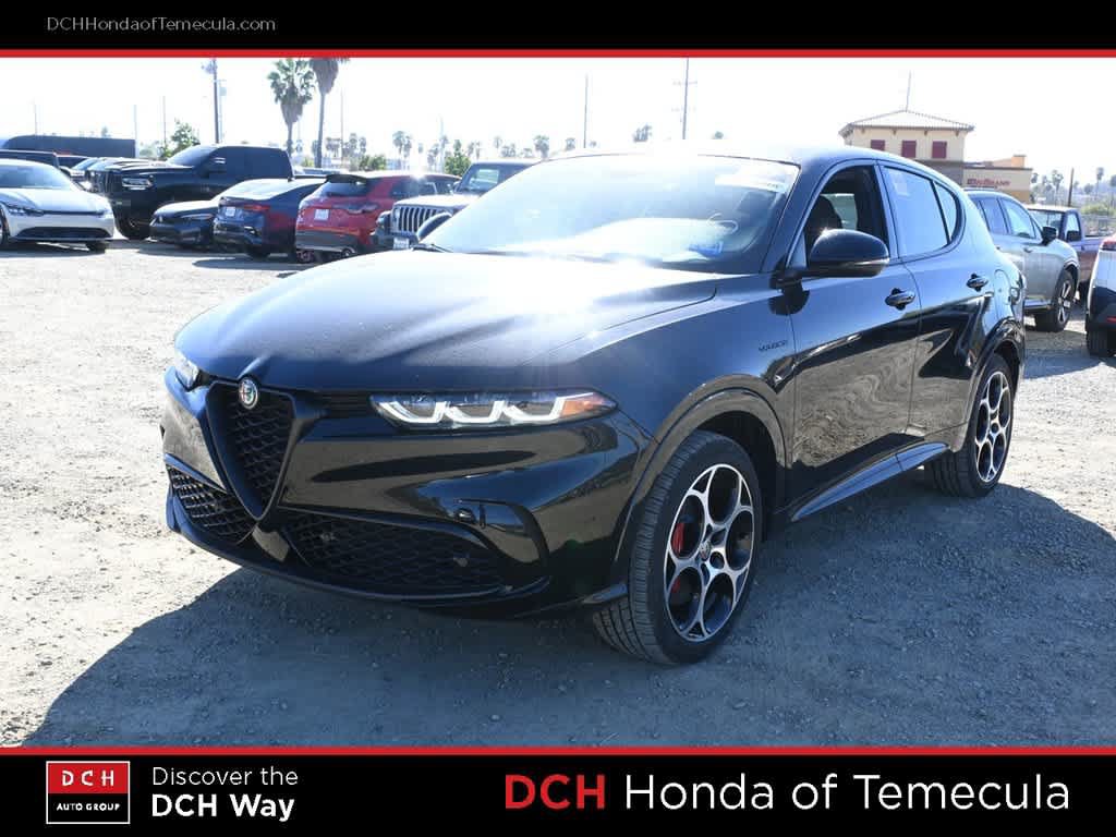 Used 2024 Alfa Romeo Tonale Veloce w/ Premium Interior Package AWD/4WD image 1