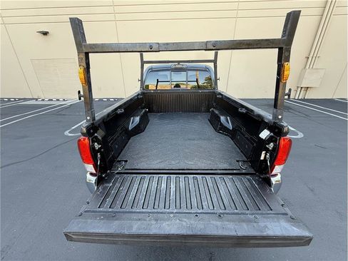 Used 2017 Toyota Tacoma SR5 w/ Tow Package RWD image 21