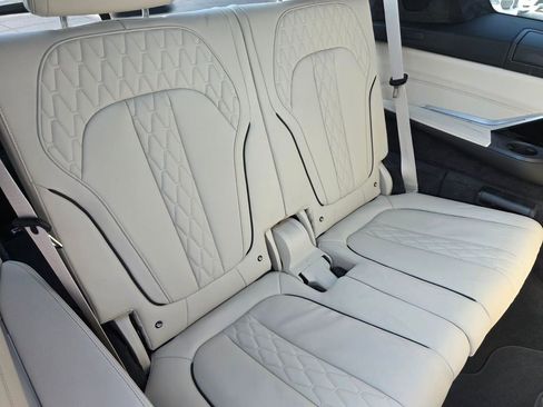Certified 2025 BMW X7 M60i image 28
