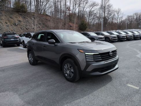 New 2026 Nissan Kicks S image 3