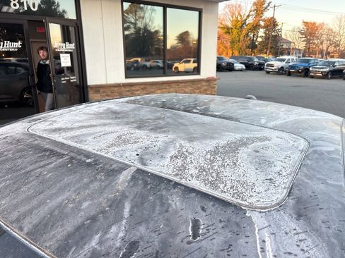 Used 2023 Nissan Sentra SR w/ SR Premium Package image 12