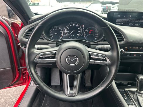 Used 2019 MAZDA MAZDA3 Hatchback FWD image 18