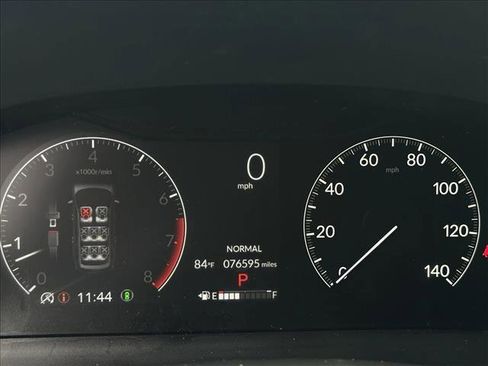 Used 2024 Honda Pilot Touring image 12