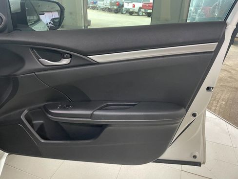 Used 2019 Honda Civic Sport image 25