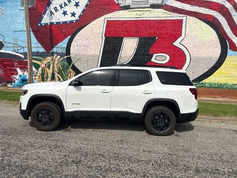 Used 2022 GMC Acadia AT4 w/ Preferred Package AWD/4WD image 3