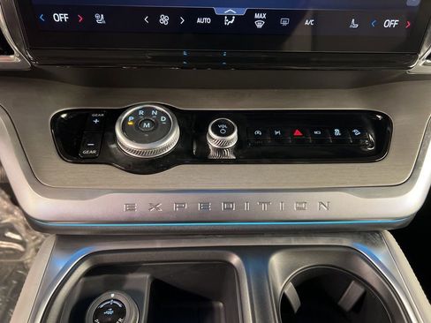 New 2026 Ford Expedition Max Platinum w/ Driver's Package image 14