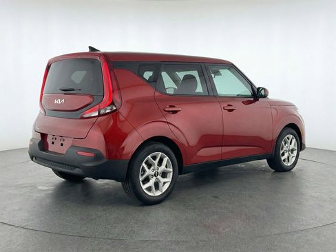 Used 2025 Kia Soul LX w/ LX Technology Package FWD image 9