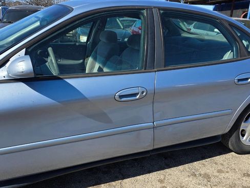 Used 1998 Ford Taurus LX image 2