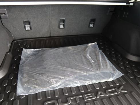 Used 2023 Subaru Outback Limited image 32