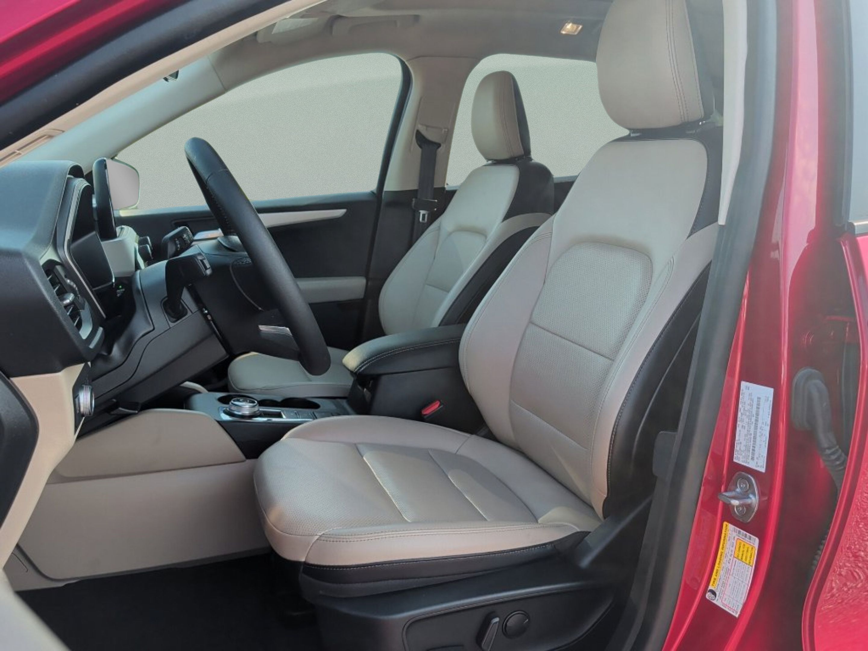 Used 2020 Ford Escape SEL FWD image 15
