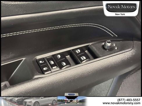 Used 2023 Jeep Compass High Altitude AWD/4WD image 13
