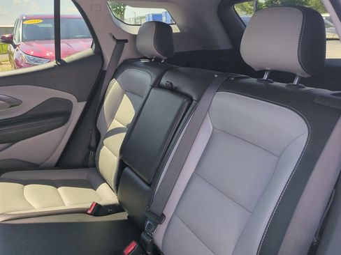 Used 2024 GMC Terrain SLT FWD image 30