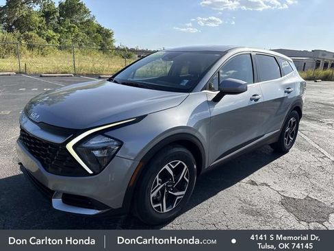 Used 2023 Kia Sportage LX FWD image 3