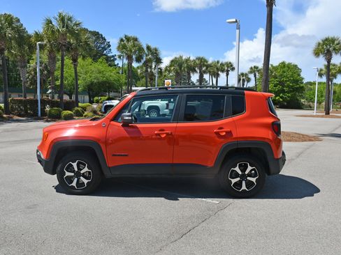 Used 2021 Jeep Renegade Trailhawk w/ Trailer Tow Group AWD/4WD image 5