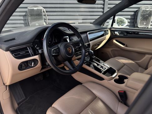 Used 2023 Porsche Macan AWD/4WD image 4