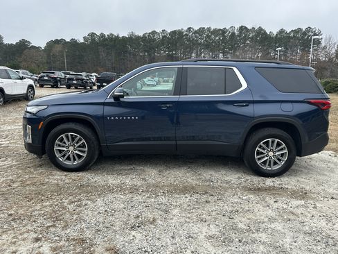 Used 2023 Chevrolet Traverse LT image 8