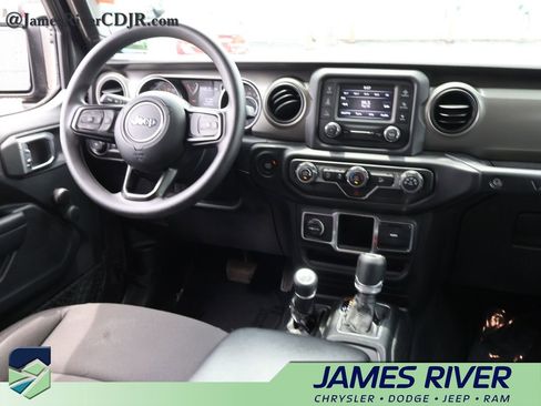 Used 2018 Jeep Wrangler Unlimited Sport AWD/4WD image 13