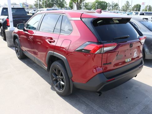 Used 2023 Toyota RAV4 LE image 6