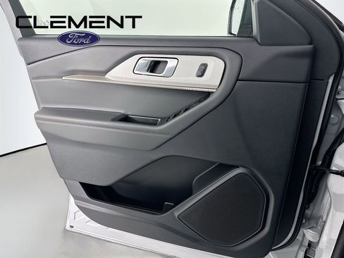 New 2026 Ford Explorer Active image 24