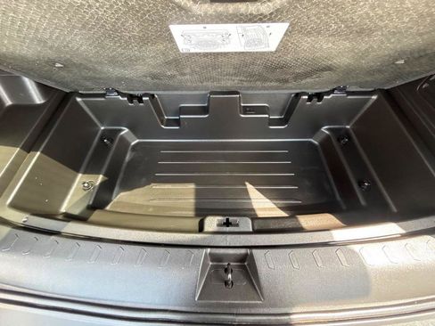 Used 2018 Chevrolet Traverse LT FWD image 31