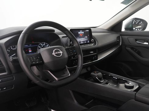 Used 2025 Nissan Rogue SV image 26