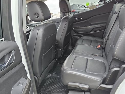 Used 2023 GMC Acadia SLT image 6