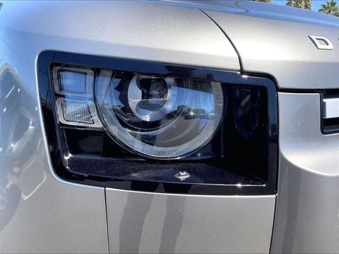 Used 2025 Land Rover Defender 90 S AWD/4WD image 31