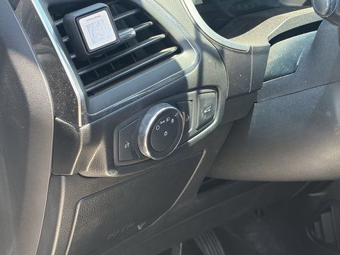 Used 2018 Ford Edge Titanium w/ Equipment Group 301A FWD image 9