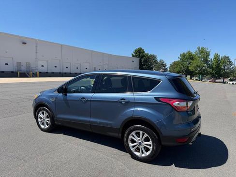 Used 2018 Ford Escape SE w/ SE Sync 3 Package FWD image 3