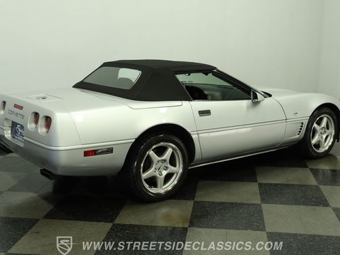 Used 1996 Chevrolet Corvette Convertible RWD image 12