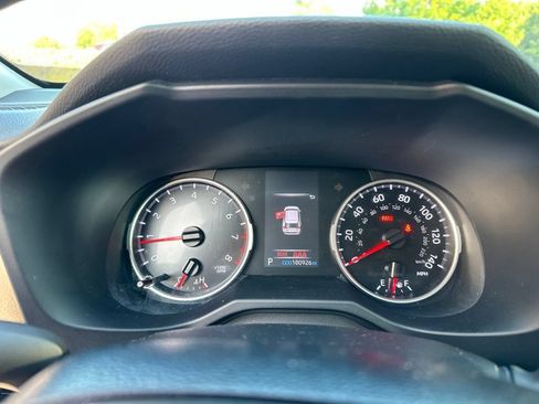 Used 2021 Toyota RAV4 LE FWD image 31